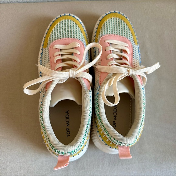 TOP Moda Multicolored Embroidered Sneakers - Picture 4 of 5